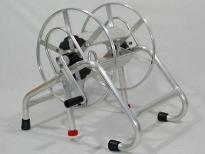 【アルミス】ホース巻取機(アルミ)軽量50m用 Amazon | アルミス ラック式ホース巻取機 アルミ製・軽量 軽