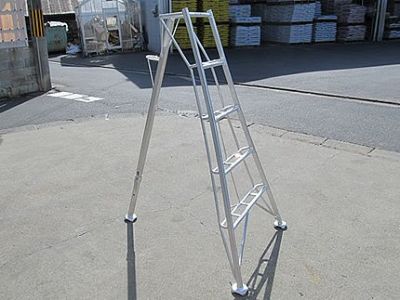 【代引不可】【時間指定不可】【東京都配送不可】【お届けにお時間をいただく場合がございます】 アルミ 三脚 5段（5尺・高さ約150cm） 農業 園芸用 脚立